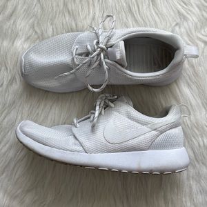 Nike Roshe One Triple White 2016 Women size 8